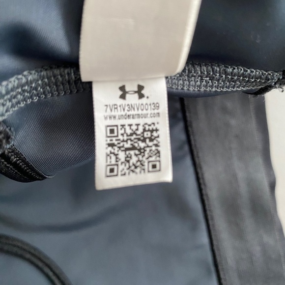 Under Armour compression sports bra size medium - Picture 6 of 6